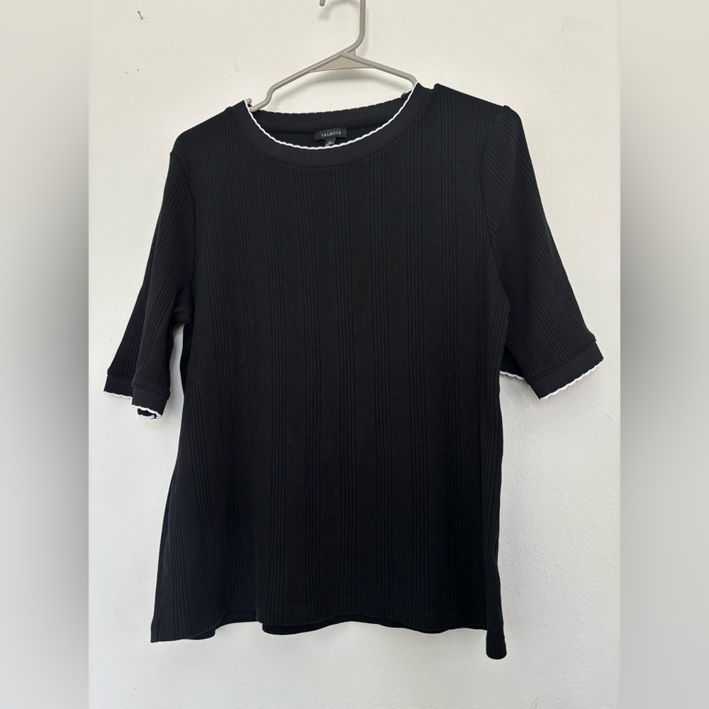 TALBOTS CLASSIC BLACK AND SCALLOPED TRIM SHORT SLEEVE BLOUSE SZ X-LARGE
